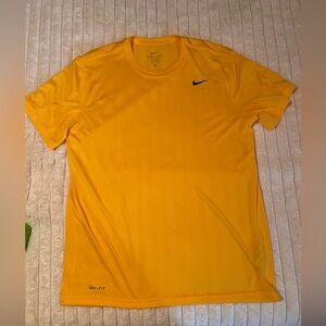 Nike Men’s Size Large Dri-Fit Tee